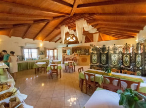 Sea View Village - Studios & Apartments