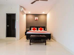 OYO Flagship 22450 Our Palace