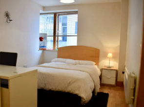 Spacious Ifsc 2 Bedroom Flat With Balcony