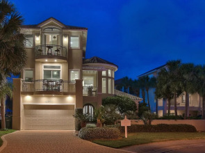 Shore to Please 4 Bedroom Holiday Home by Five Star Properties