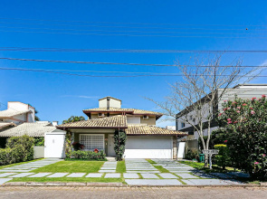 Casa Sofisticada Para Famílias Em Jurerê Rcu105