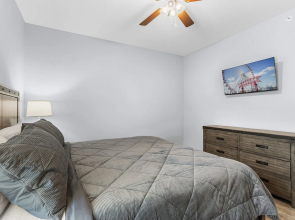 Perfectly Posh 3 Bedroom Condo by Redawning