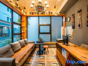 Tianmen Mountain Loft Art Inn