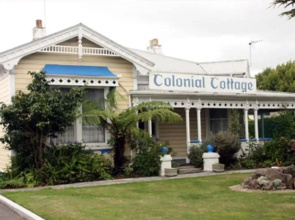 Colonial Cottage Motel