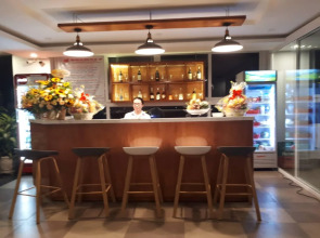 Maple Leaf Hotel & Apartment