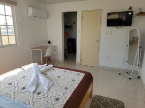 Roncado Cheerful-3 Bedroom Home Aruba