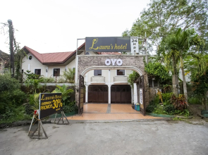 OYO 812 Laura's Hotel