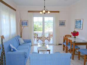 Dolphin House Large Private Pool Walk to Beach Sea Views A C Wifi Car Not Required - 557