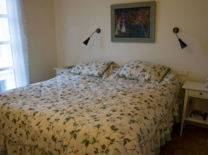 Three Sisters Studio Apartments