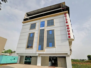Hotel White House by OYO Rooms