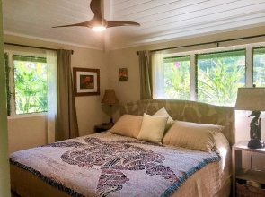 Private Kaanapali Cottage / Walk To The Beach/Serene Gardens cottage