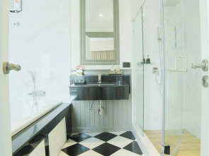 The Raya Surawong Bangkok