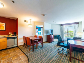 Metro PHX Upstairs 2bd sleeps 6 heated pool PETS ALLOWED