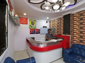OYO 43850 Hotel Mn Galaxy