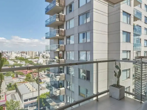 Torre Montagna I Stylish 1BR With Balcony in Nu ez