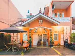 Pringgodani Guest House by RedDoorz