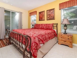 5 Bedroom Pool Home in Windsor Palms Gated Resort
