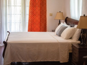 The Pub Comfort Suites