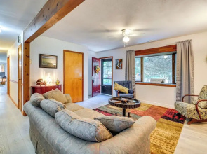 7 Mi to Bighorn Natl Forest: Dog-friendly Home