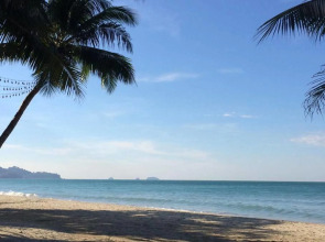 Apple Beachfront Resort