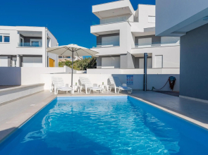 Dario 2. modern & luxury apartment with a pool