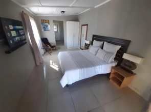 Gugu's Private and Cosy Guest Suite 3
