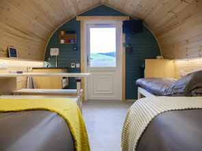 Arnprior Glamping: Brae Face