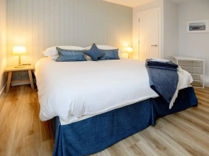 The Salt Lodge