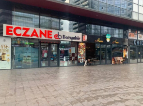 Lovely 1-B Living Apt Terrace Near Mall of Istanbul