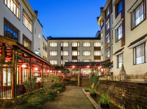 Jiuhua Mountain Julong Hotel