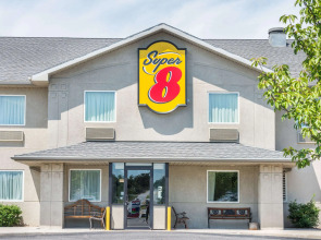 Super 8 by Wyndham Hagerstown/Halfway Area