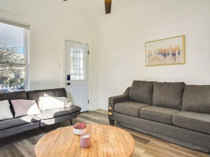 Near UNM & ABQ Biopark: East Dtwn Studio