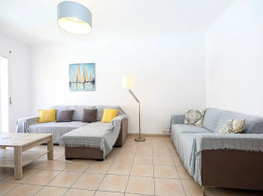 B63 - Corner Street Historic Center Apartment in Lagos