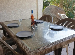 Rez De Jardin CLIMATISE - 2 MIN PLAGE - PISCINE