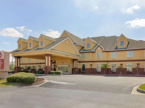 Best Western Plus Bradbury Inn & Suites
