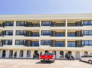 The Lago Apartments by Tropiclook