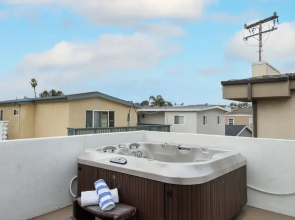 Shelly by Avantstay Steps to the Beach Deck w Ocean Views 5bdr