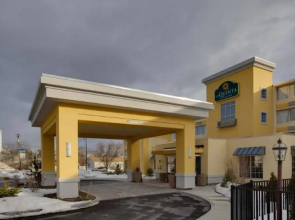 Clarion Hotel Business District