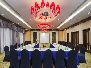 Central Palace Hotel