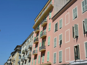 Be our Guests in Nice Port Bonaparte