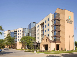 Embassy Suites by Hilton St. Louis Airport