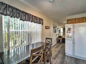 Bright College Station Abode: 3 Mi to Kyle Field