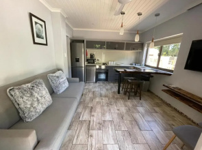 Guest House on Gillian Unit 1