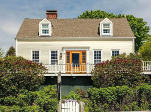 New Listing! All-suite Harbor-view W/ Deck 4 Bedroom Home