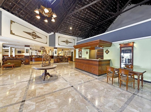 Grand Whiz Hotel Trawas