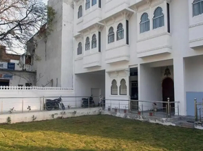 Fabhotel Prime Vallabh Villas