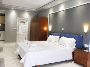 Royal Hotel and Suites