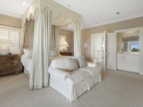 This Villa Offers Stunning Views Of The Ocean And The Calming Sound Of The Waves 4 Bedroom Home by Peace Vacations