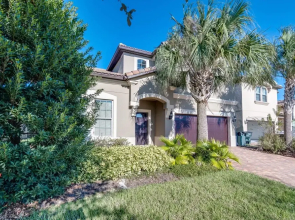 Sleek Home With Big Pool Area and Game Room, CDC Cleaning Standards #8ws105