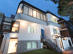 Neat House Hongdae